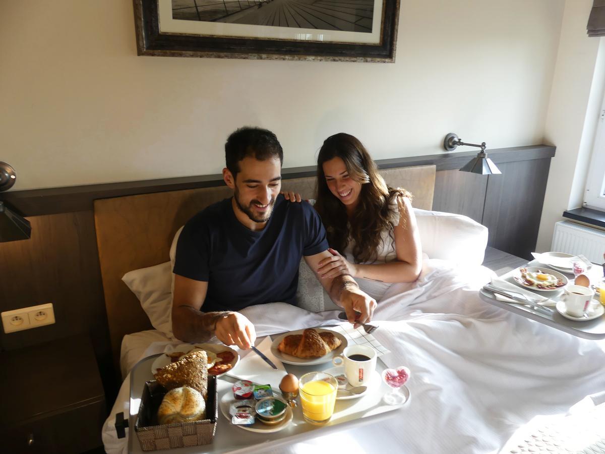 Hotel De Spaenjerd Kinrooi Bagian luar foto